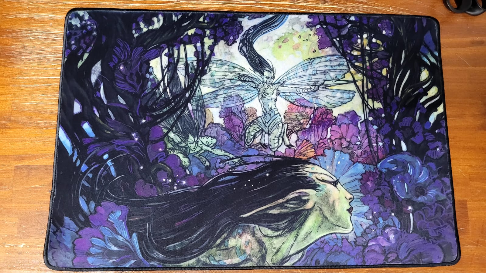 Playmat Bitterblossom  (60x40cm con bordes cosidos)